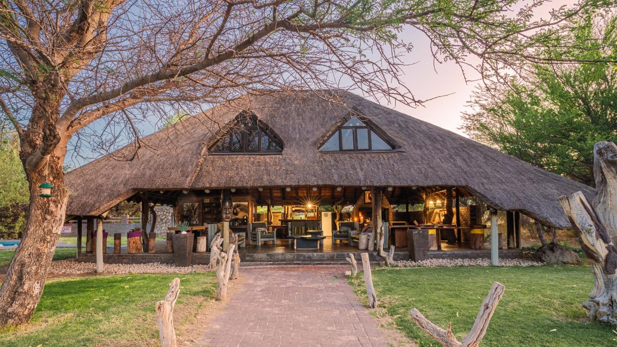 Grassland Safari Lodge Ghanzi Bagian luar foto