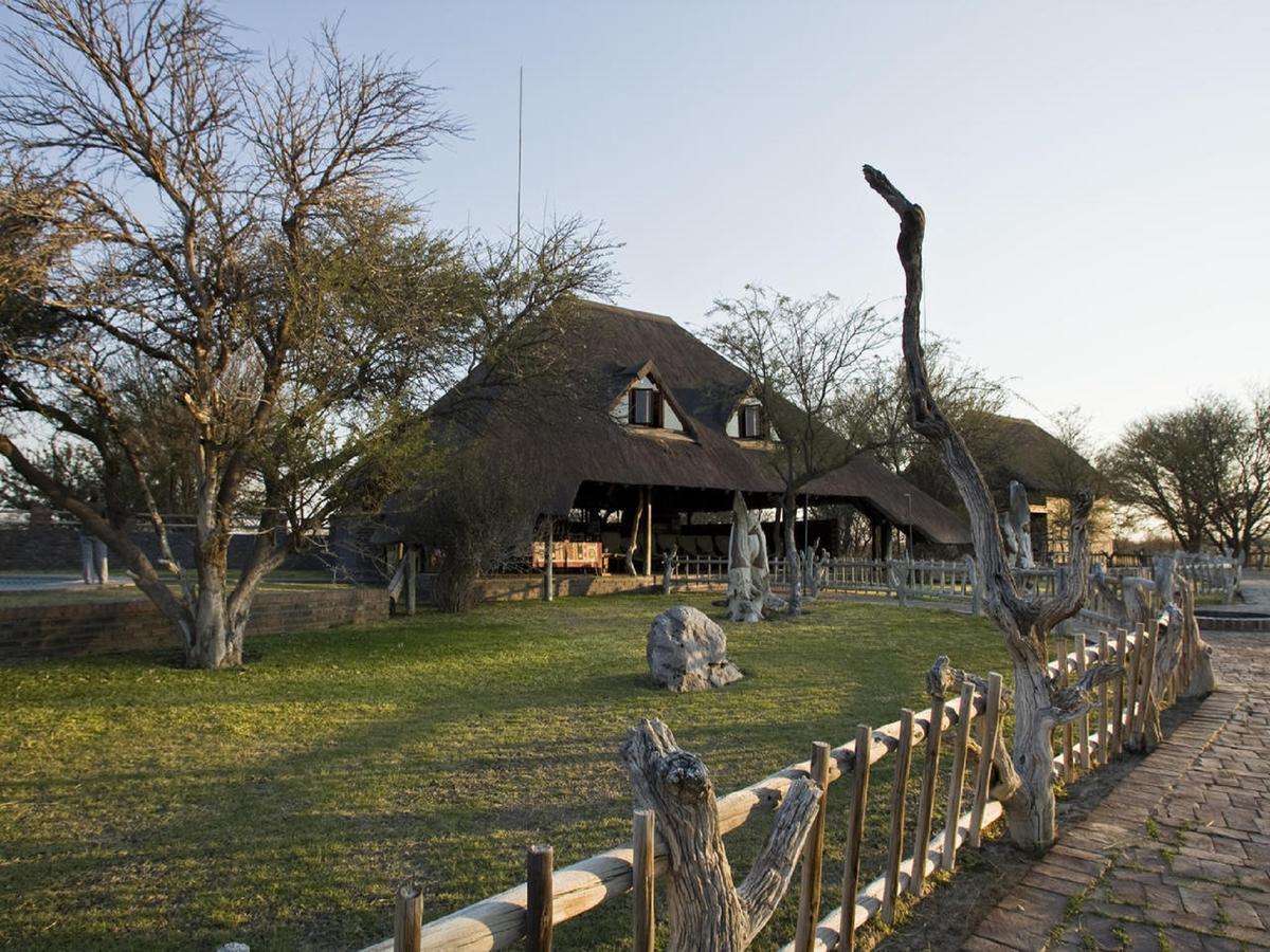 Grassland Safari Lodge Ghanzi Bagian luar foto