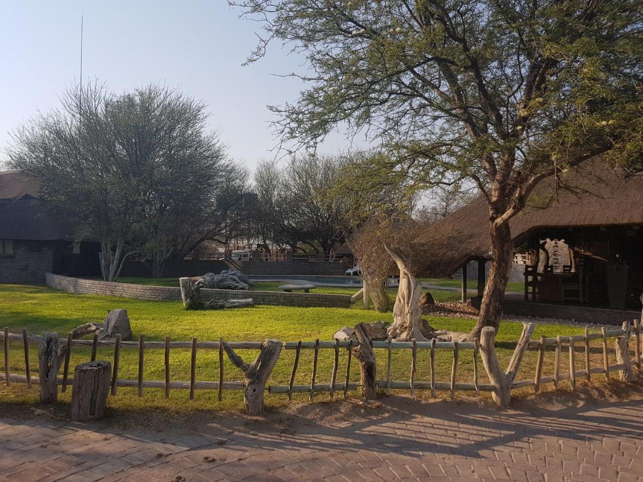 Grassland Safari Lodge Ghanzi Bagian luar foto