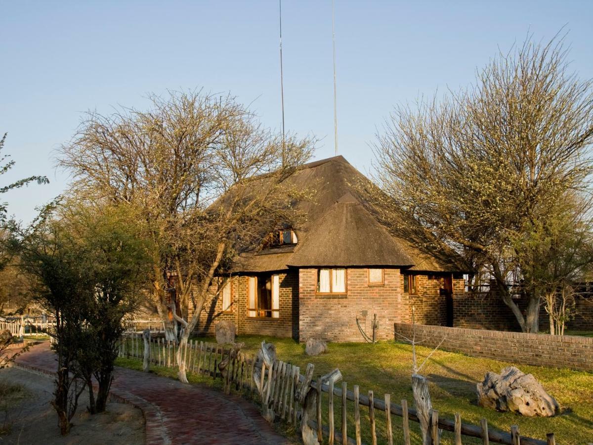 Grassland Safari Lodge Ghanzi Bagian luar foto